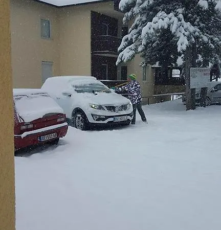 Sneznik アパート ズラティボール